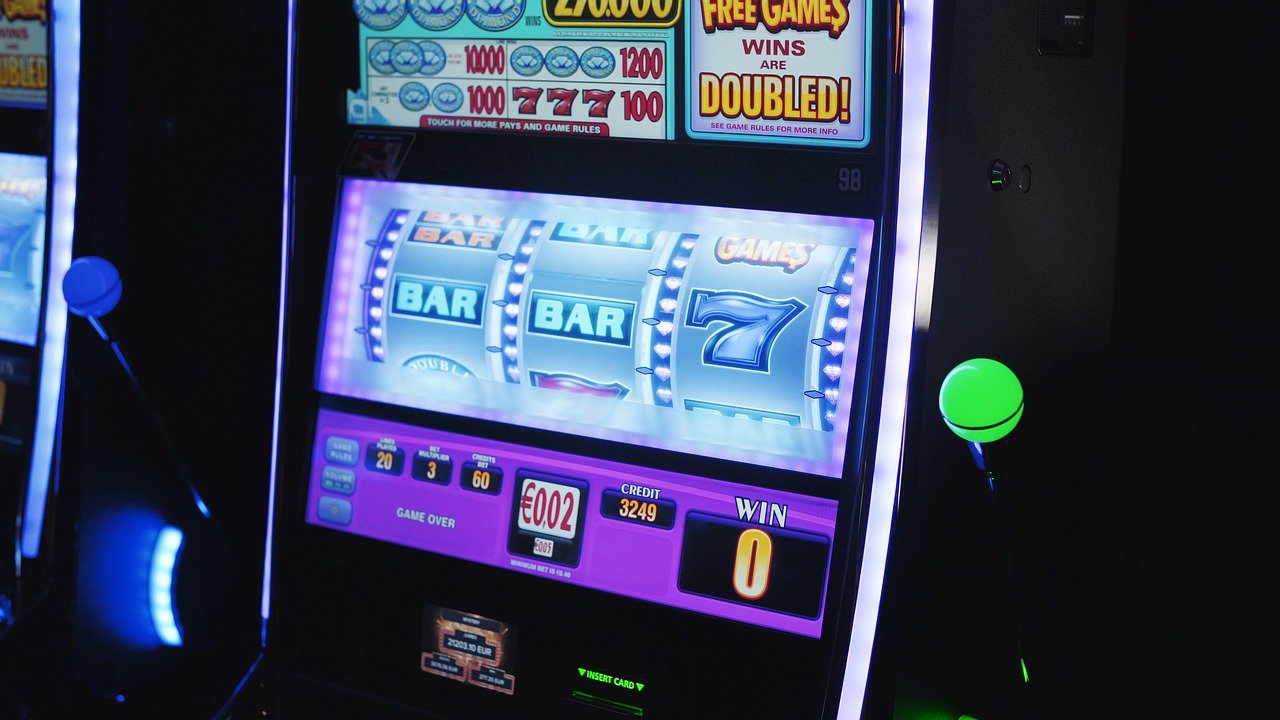 Come si gioca alle slot machine online?